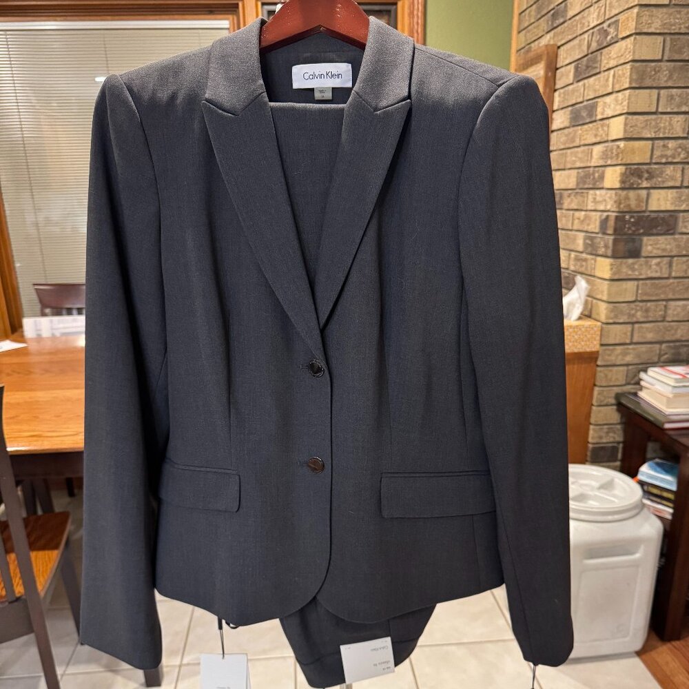 Womans Calvin Klein Classic Cut Navy Pantsuit. Size 14 Brand New With Tags